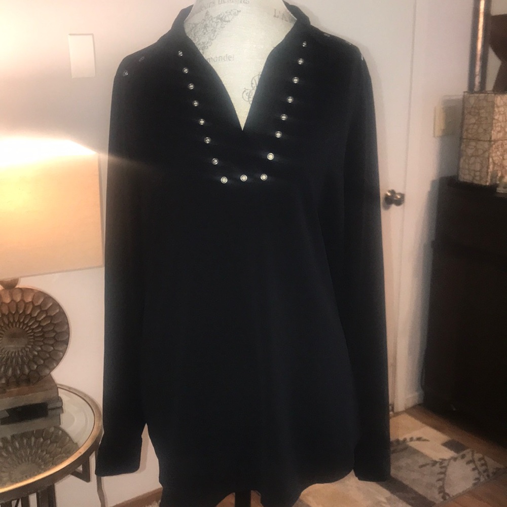 Rock & Republic Large. Black shirt.